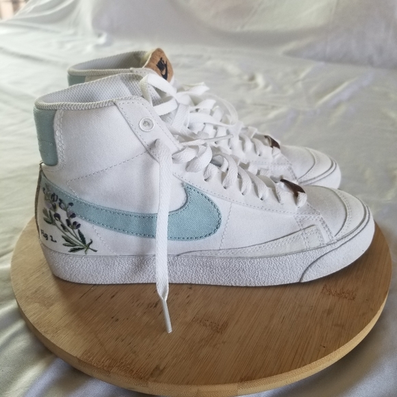 Nike Other - Nike | Blazer 77 SE Mid Floral Embroidery Sneakers